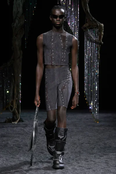 Look 17